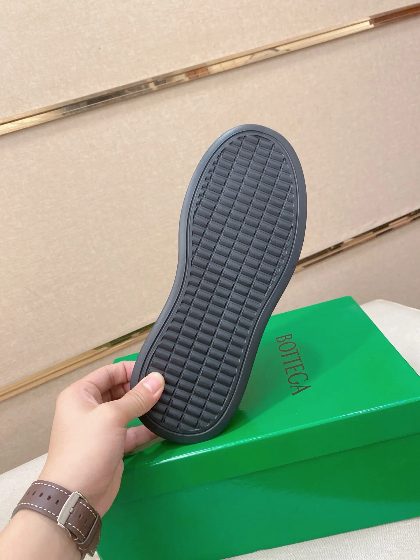 Men's shoes💰 500💰 【BV】The latest hot style‼ ️Casual men's shoes, uppers imported first-layer cowhide. Fully imported first-layer leather lining✔️Exquisite workmanship, excellent foot feel, special rubber sole✔️, cool and fashionable, the latest fashion, fashionable outsole, hurry up. Code number: 38-44